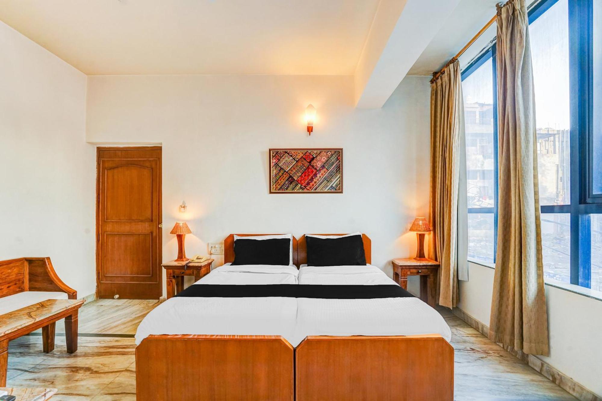 Super Hotel O Sansarchandra Road Formerly Luna Rosa Jaipur Dış mekan fotoğraf